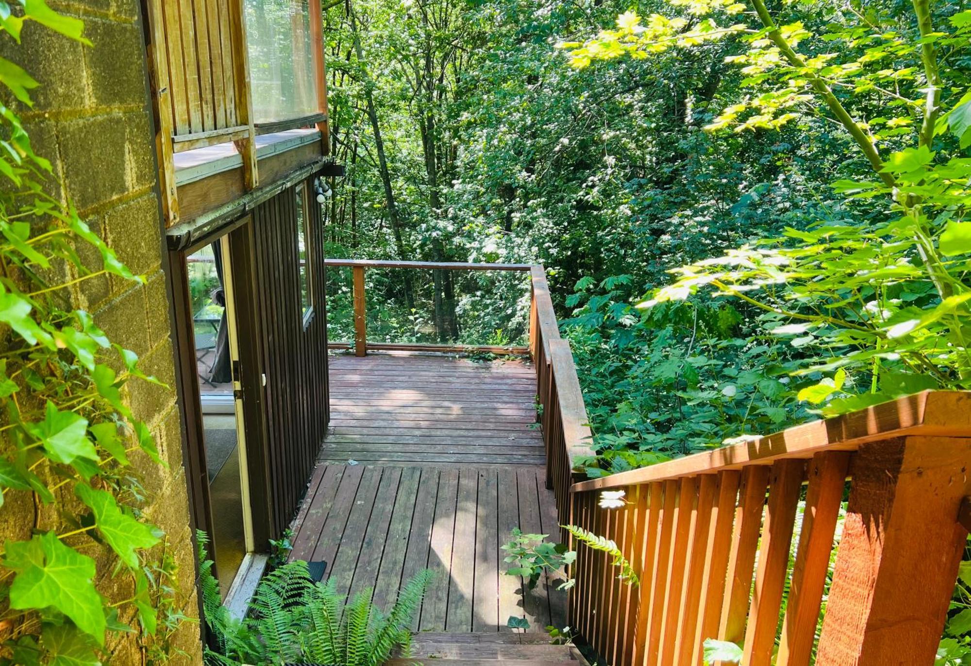 Creekside Private Suite North Vancouver Exterior photo